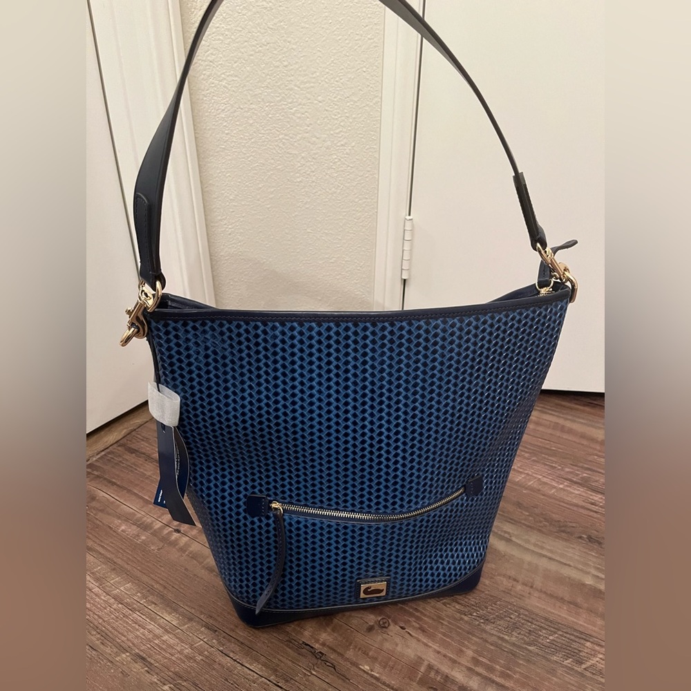 Cute Dooney & Burke hobo bag….